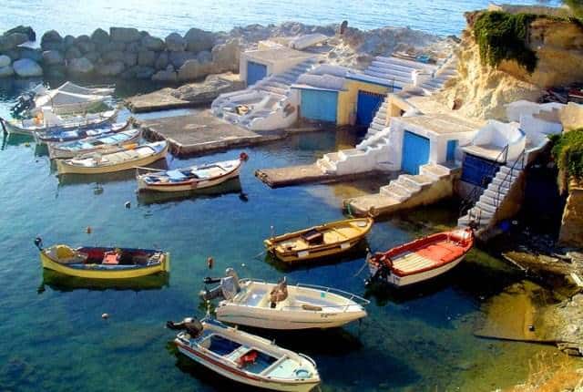 fishermans huts milos