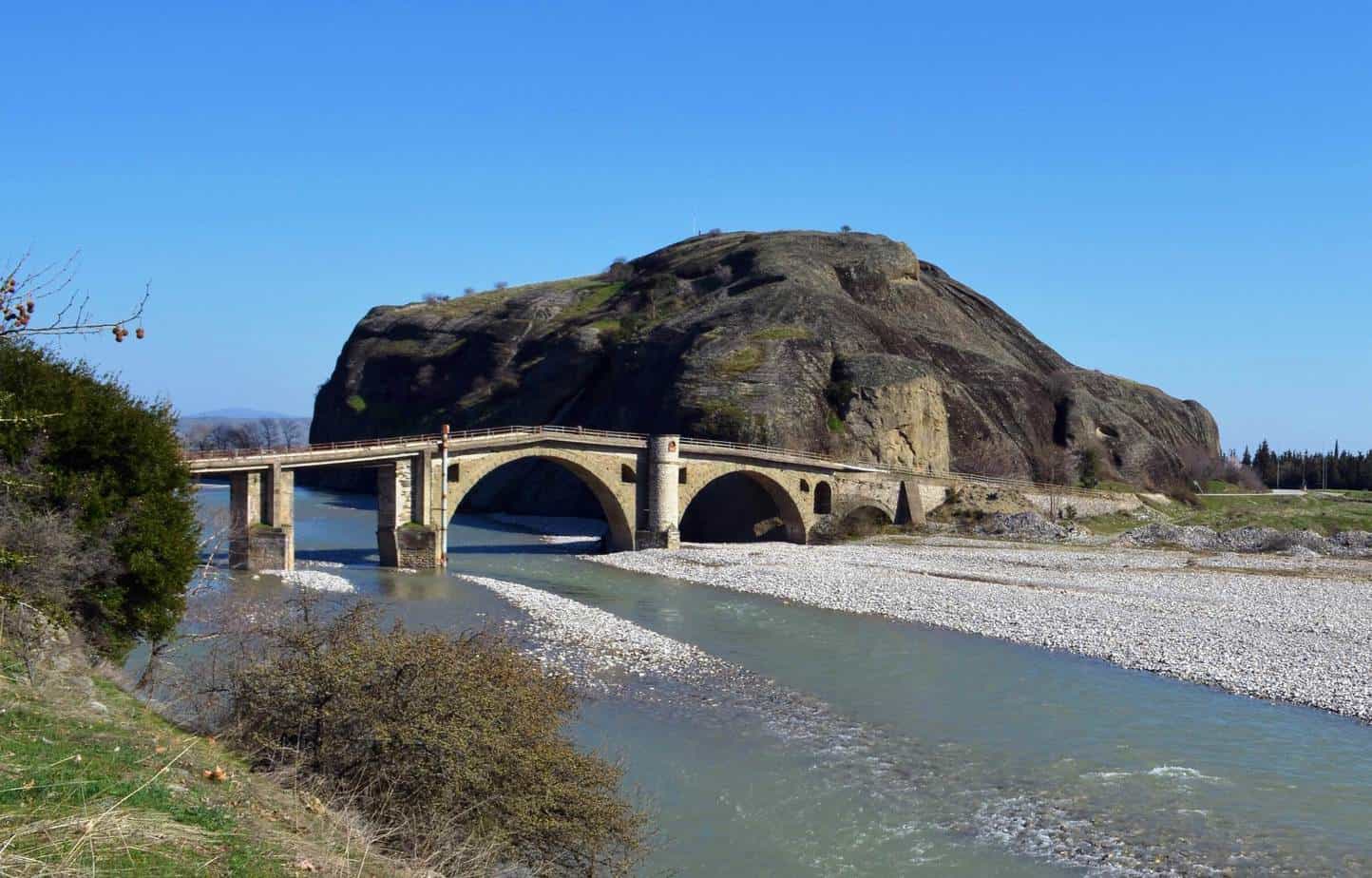 stone bridge meteora