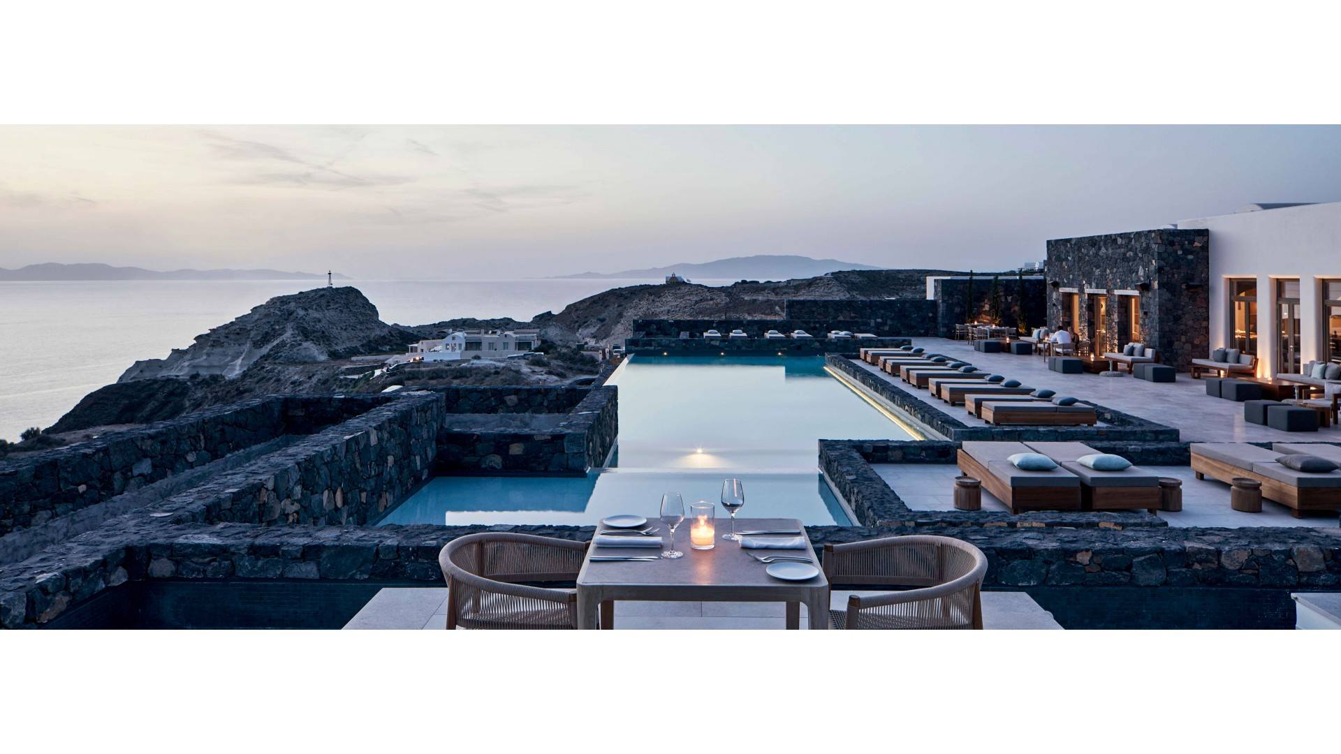 oia luxury hotel