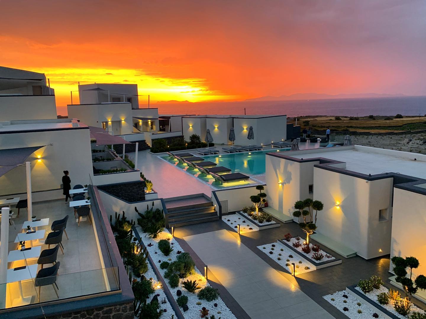 Luxury hotels Oia Santorini accommodation