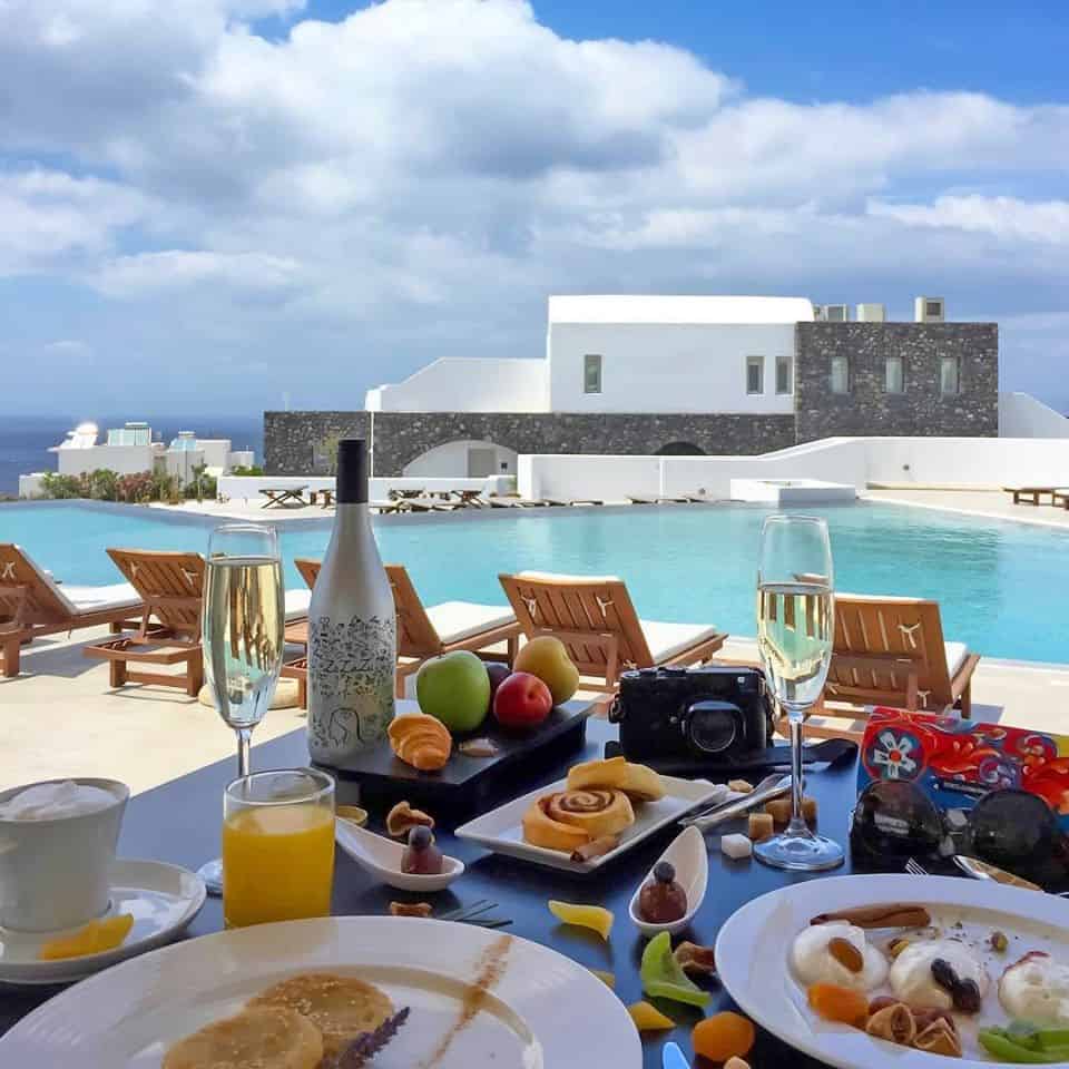 Luxury hotels Oia Santorini accommodation